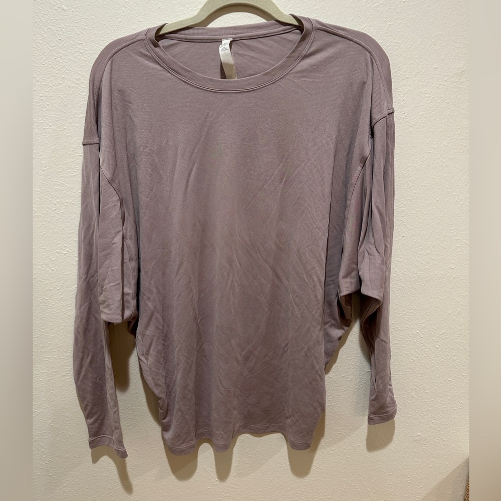 EUC lululemon long sleeve top size 8